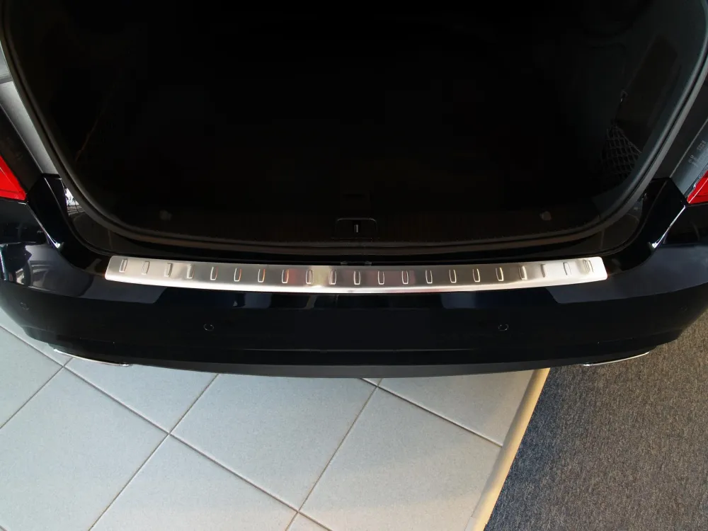 Bakfangerbeskytter Mercedes E W212 Sedan (2009-2013) – Rustfritt stål | Avisa