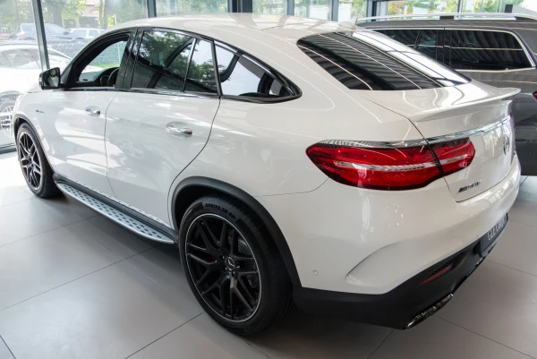 Stigtrinn Mercedes GLE (W166) Ventshield (2015-2019)