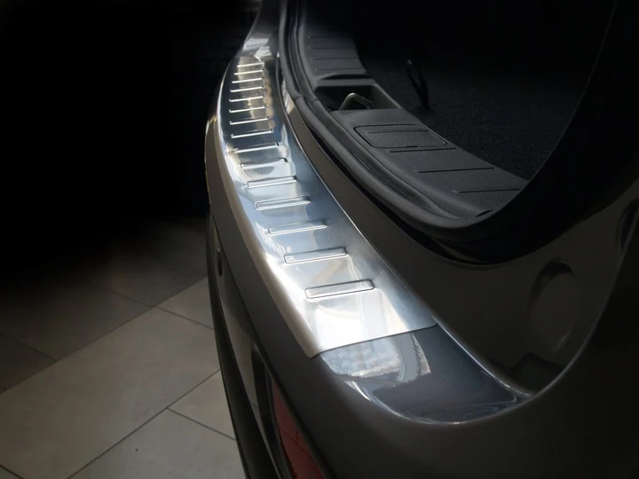 Bakfangerbeskytter Mitsubishi Outlander III (2012-2015) – rustfritt stål | Avisa