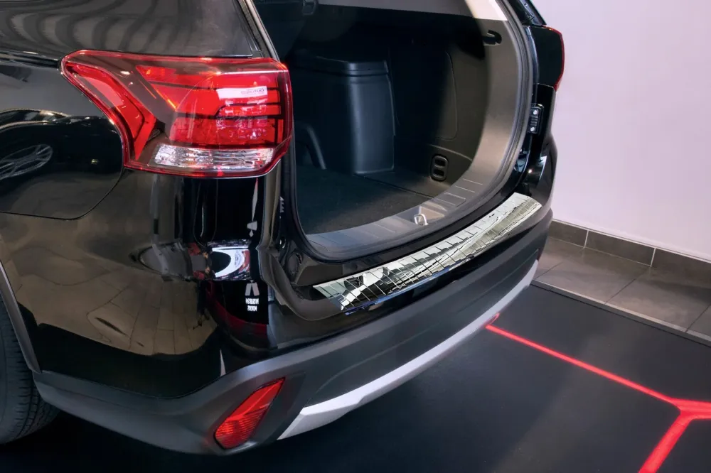 Bakfangerbeskytter Mitsubishi Outlander III Facelift (2015-2022) – Rustfritt stål | Avisa