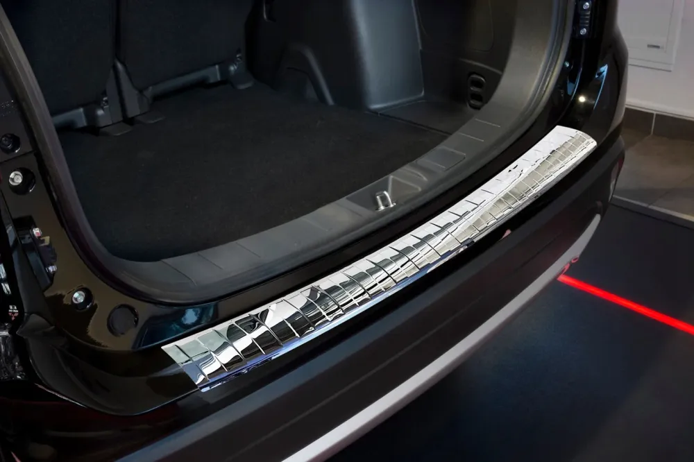Bakfangerbeskytter Mitsubishi Outlander III Facelift (2015-2022) – Rustfritt stål | Avisa