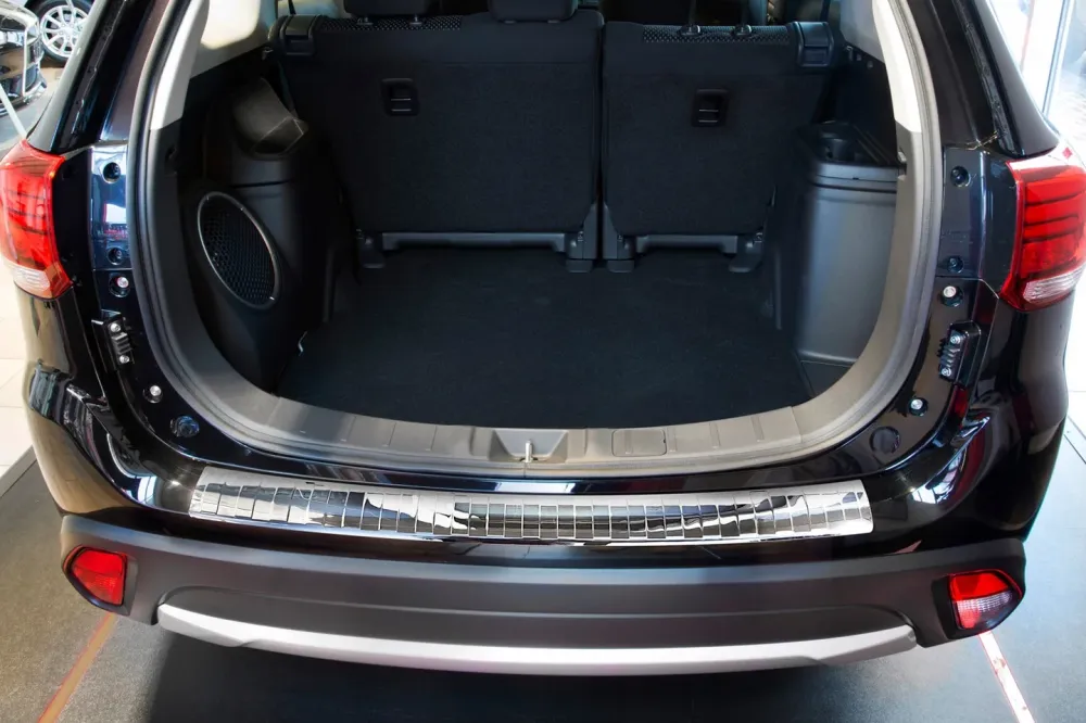 Bakfangerbeskytter Mitsubishi Outlander III Facelift (2015-2022) – Rustfritt stål | Avisa