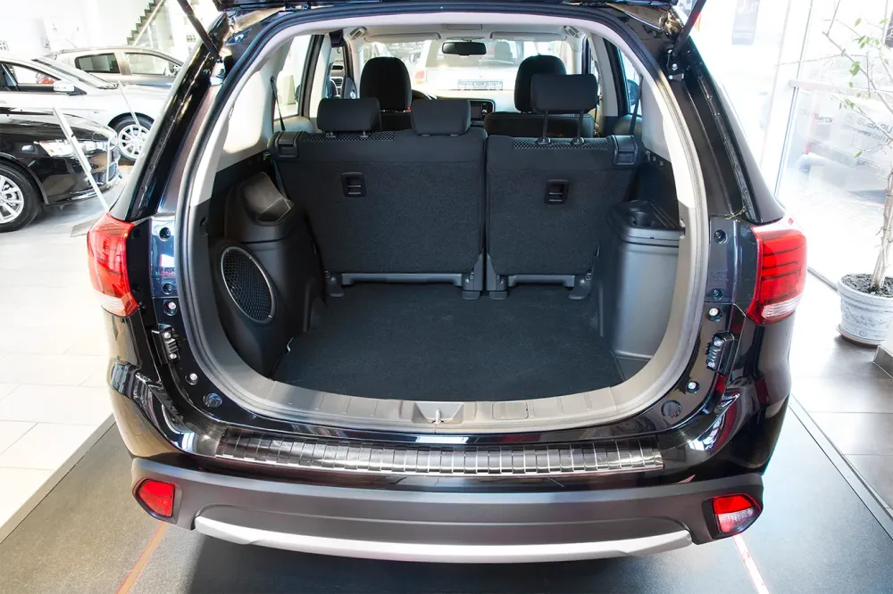 Bakfangerbeskytter Mitsubishi Outlander III Facelift (2015-2022) – Rustfritt stål | Avisa