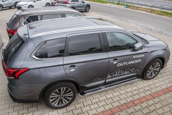 Stigtrinn Mitsubishi Outlander Ventshield (2012-2022)