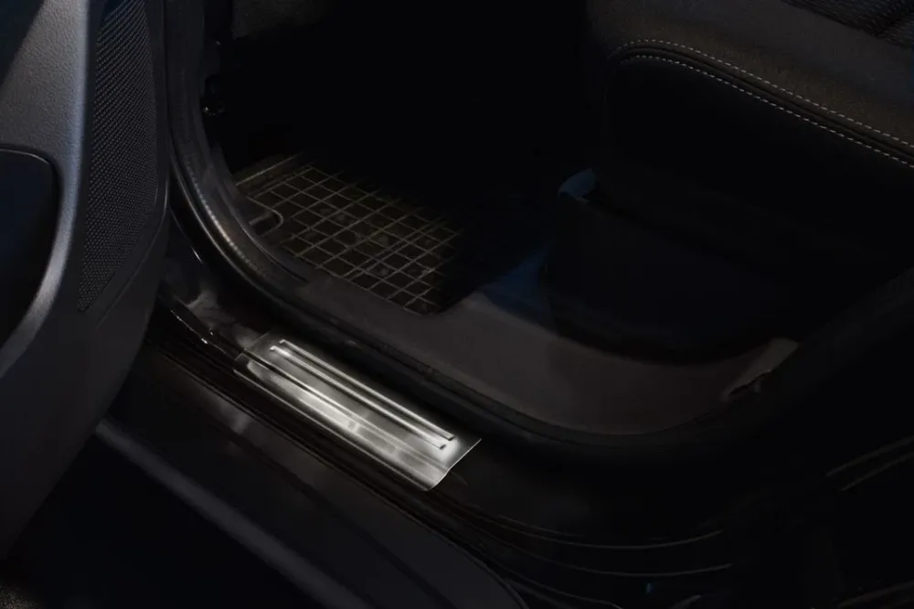 Dørbeskytter Mitsubishi Outlander III / Exclusive (2012-2022) – Rustfritt stål | Avisa