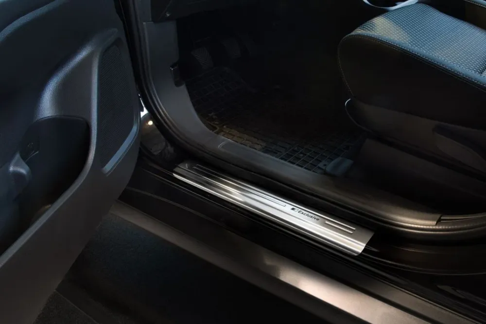 Dørbeskytter Mitsubishi Outlander III / Exclusive (2012-2022) – Rustfritt stål | Avisa