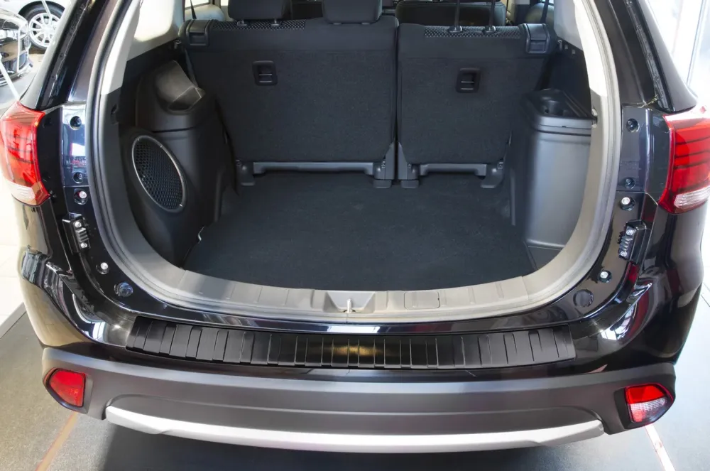 Bakfangerbeskytter Mitsubishi Outlander III facelift / Black Edition (passer ikke til modeller med PDC) (2015-2021)