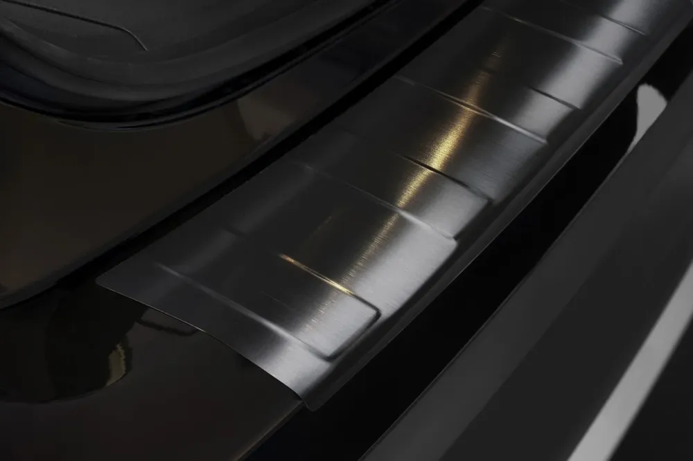 Bakfangerbeskytter Mitsubishi Outlander III facelift / Black Edition (passer ikke til modeller med PDC) (2015-2021)