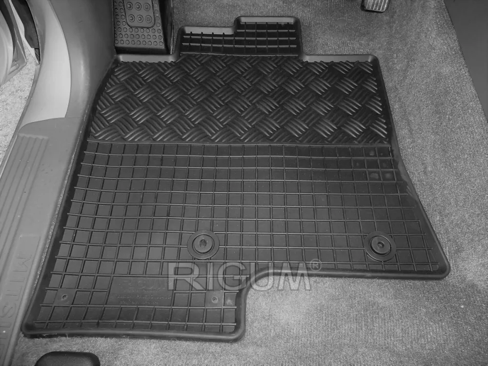 Gulvmatter Mitsubishi Pajero IV (2006-2021) – Luktfrie gummi | Rigum