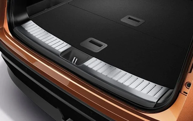 Bakfangerbeskytter Nissan Ariya (2022-) – rustfritt stål | Nissan OEM
