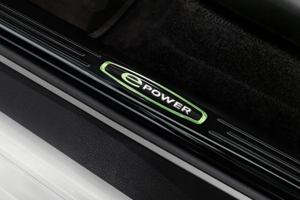 Dørbeskytter Nissan Leaf II (2017-2024) – Rustfritt stål | Avisa