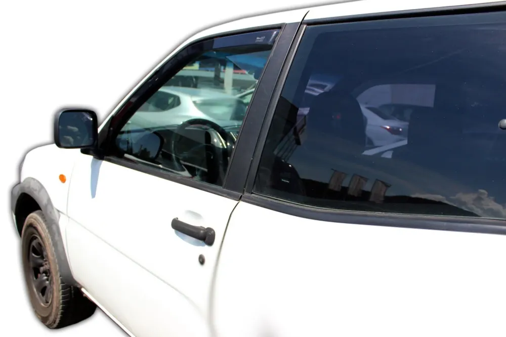 Vindavviser Nissan TERRANO II 3-dørs – PMMA Plexi | Heko