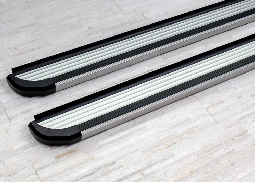 Stigtrinn Nissan X-Trail II (T31) Ventshield (2007-2013)