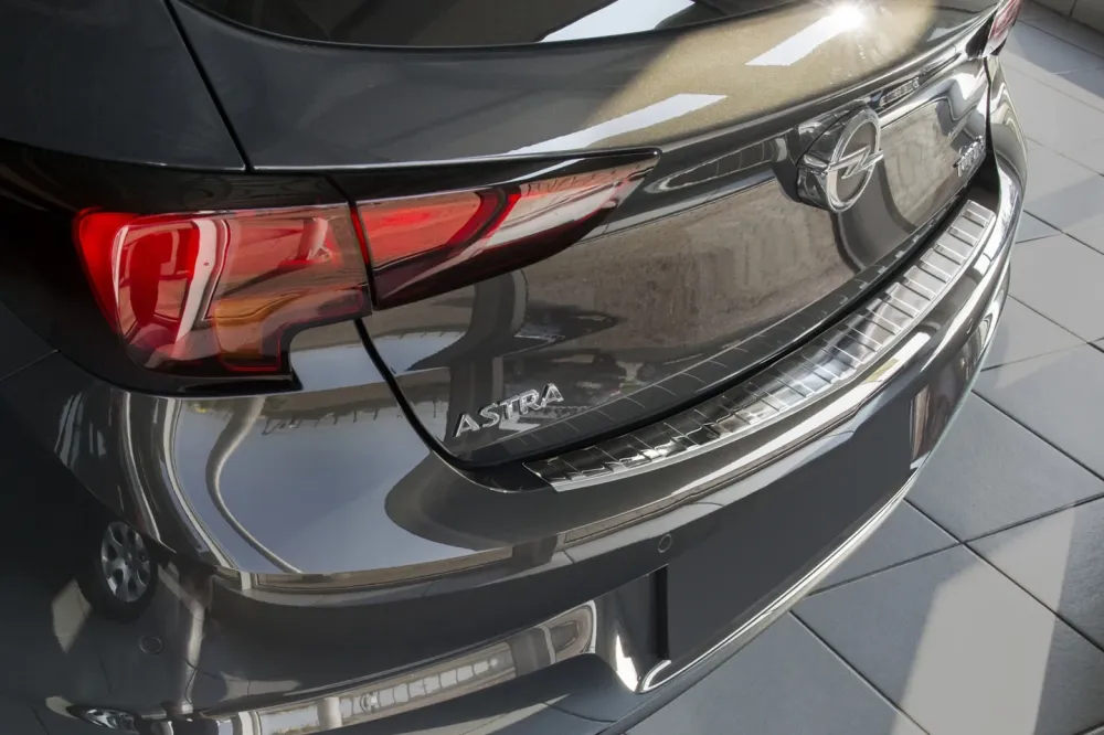 Bakfangerbeskytter Opel Astra K Sports Tourer (2015-2022) – Rustfritt stål | Avisa