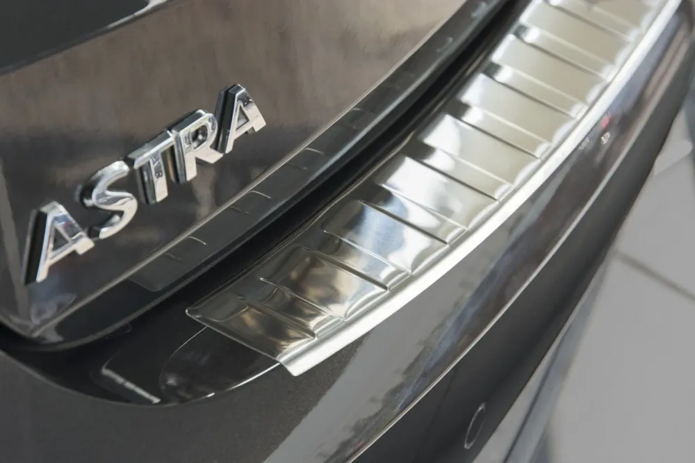 Bakfangerbeskytter Opel Astra K Sports Tourer (2015-2022) – Rustfritt stål | Avisa