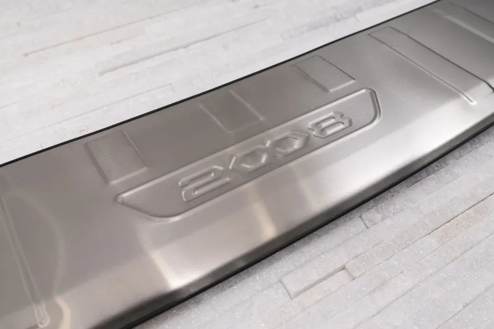 Bakfangerbeskytter Peugeot 2008 II / e-2008 – rustfritt stål | Ven-Tuning