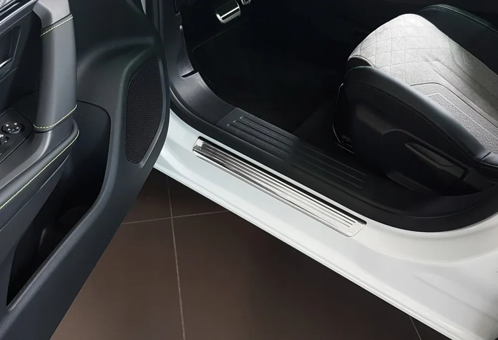 Dørbeskytter Peugeot 2008 II / e-2008 – Rustfritt stål | Avisa