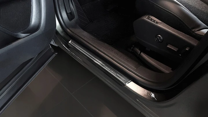 Dørbeskytter Peugeot 3008 II / Black Steel (2016-2024) – Rustfritt stål | Avisa