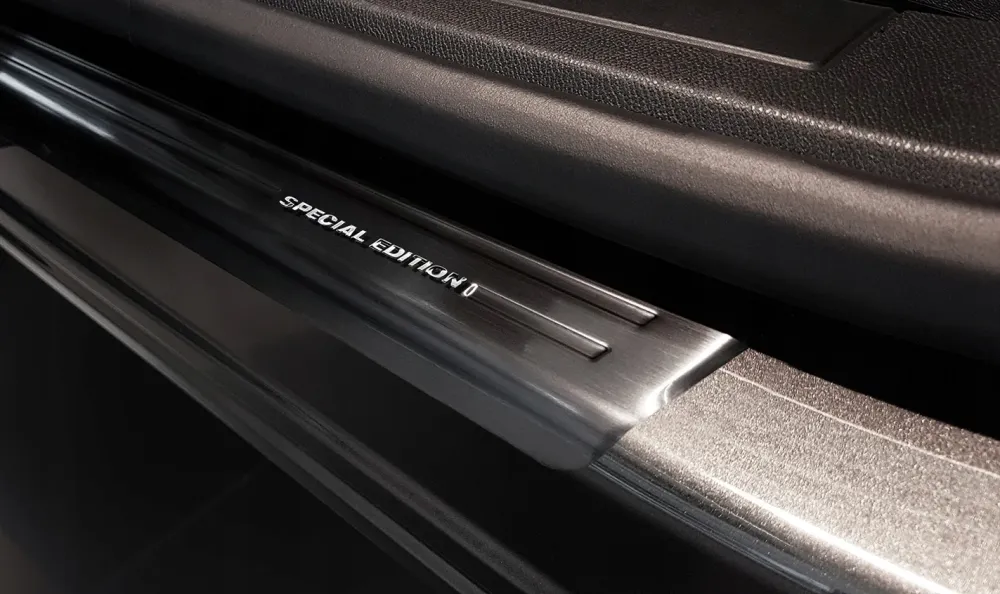 Dørbeskytter Peugeot 3008 II / Black Steel (2016-2024) – Rustfritt stål | Avisa