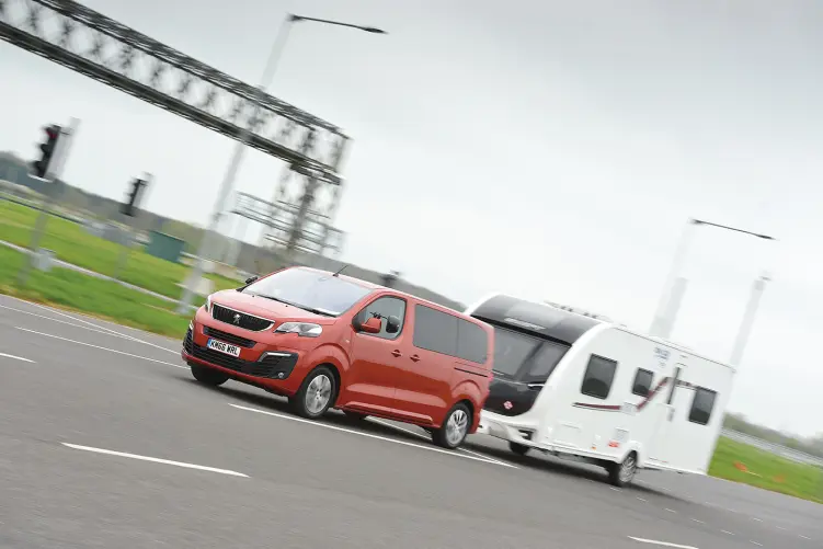 Tilhengerfeste Peugeot TRAVELLER (2016-) – Avtagbart vertikalt med lås | Brink