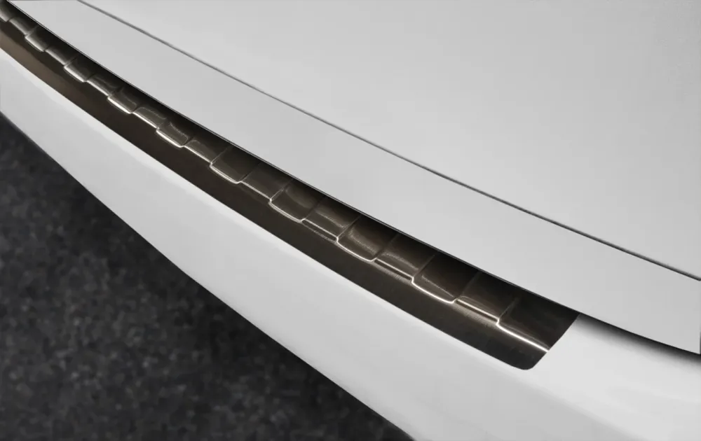 Bakfangerbeskytter Porsche Cayenne II (92A) / Black Edition (2010-2017) – Rustfritt stål | Avisa