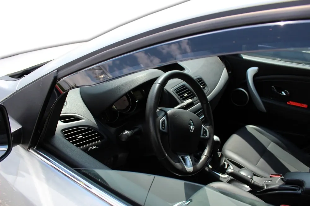 Vindavviser Renault FLUENCE 4-dørs (2009-2016) – PMMA Plexi | Heko