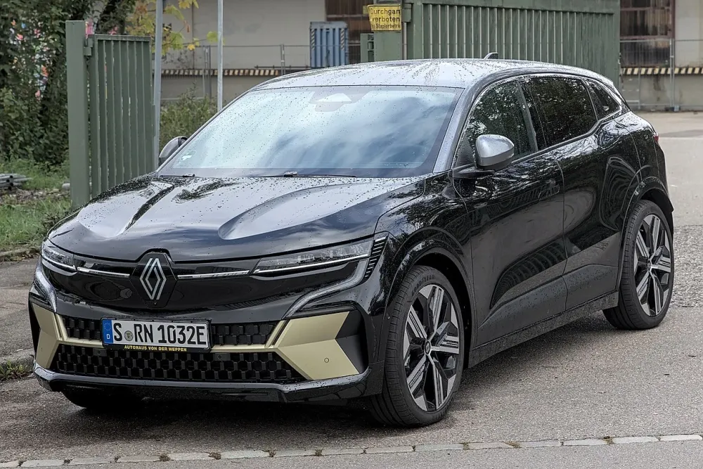Bagasjeromsmatte Renault Mégane E-Tech Electric (2022-) – halvstiv | Renault OEM