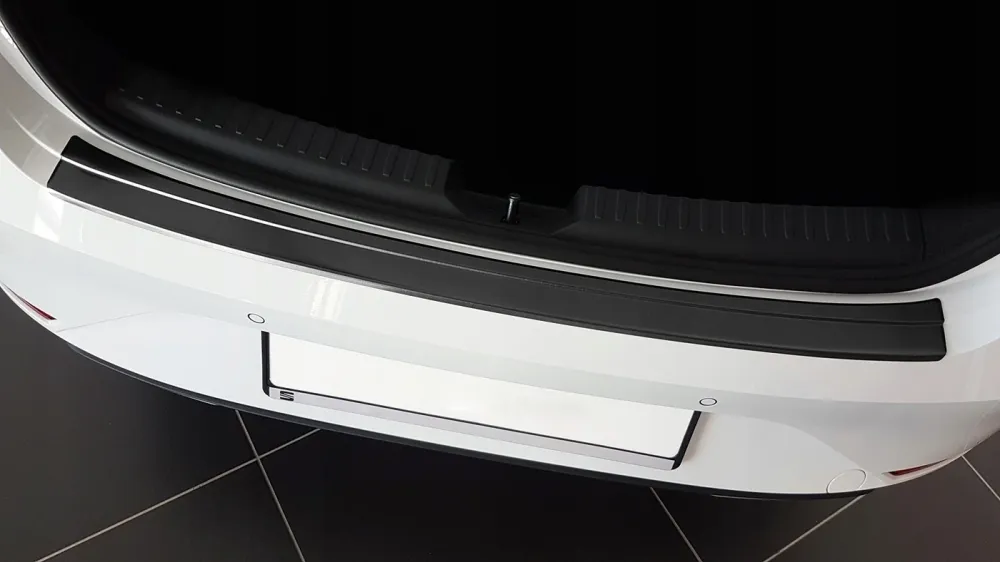 Bakfangerbeskytter Seat Leon IV Hatchback (2020-) – Rustfritt stål | Avisa