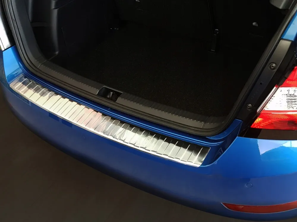 Bakfangerbeskytter Skoda Fabia III hatchback facelift (2018-2021) – Rustfritt stål | Avisa