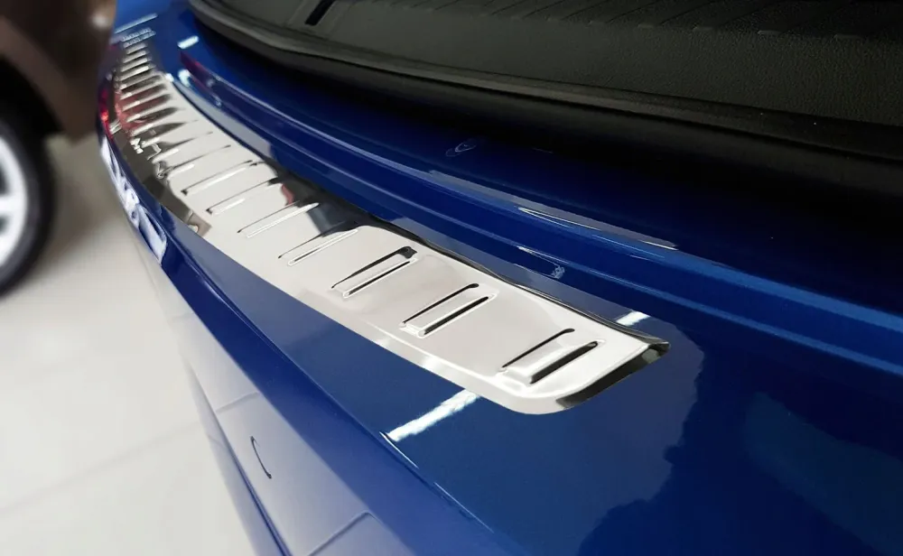 Bakfangerbeskytter Skoda Octavia IV Liftback (2019-) – Rustfritt stål | Avisa