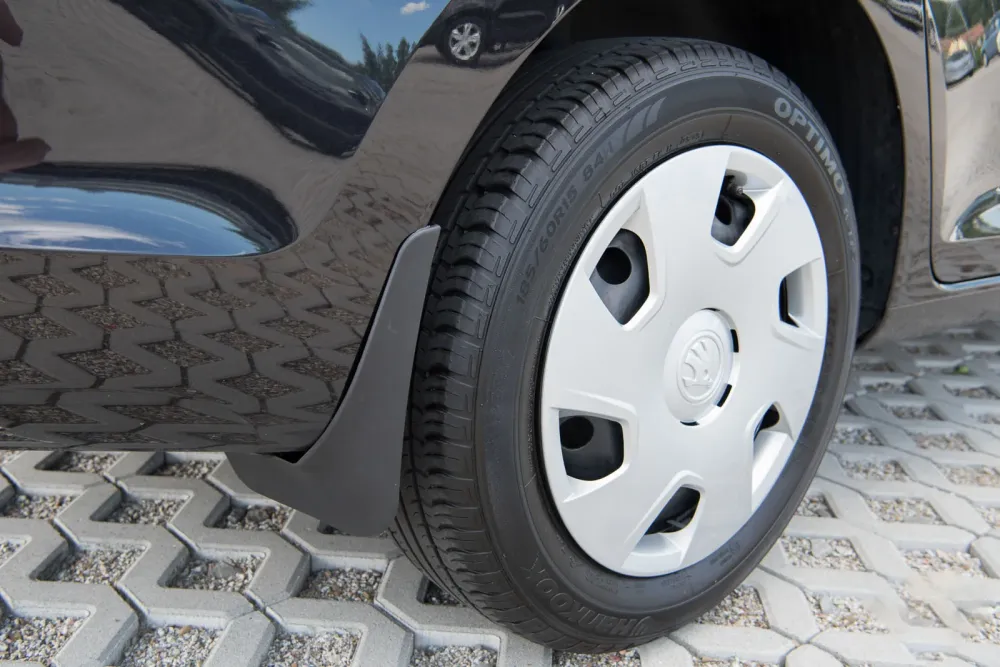 Skvettlapp Skoda Rapid Sedan (2012-2019) – ABS | Ven-Tuning