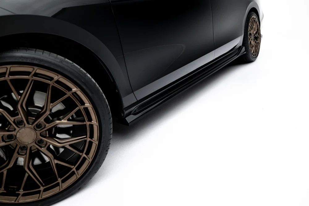 Sideskjørt Skoda Superb Sportline Mk4 V.2 – ABS Gloss Black