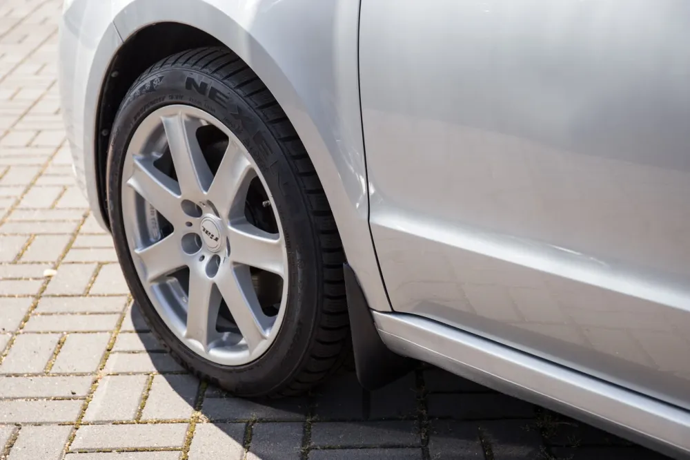 Skvettlapp Skoda Superb II Liftback (2008-2015) – ABS | Ven-Tuning