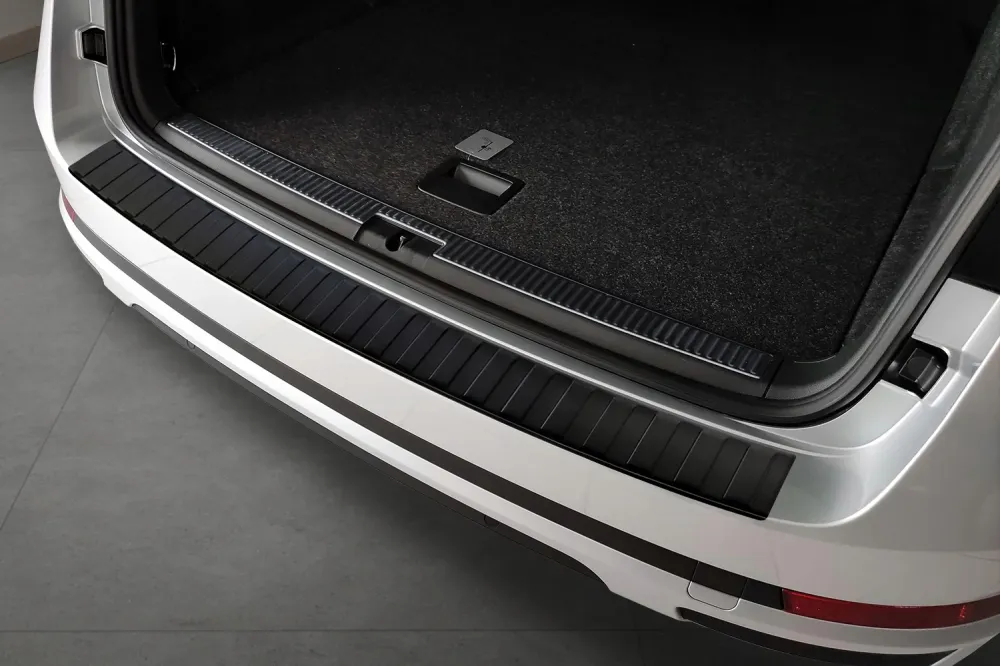 Bakfangerbeskytter Skoda Superb III / Black matt (2015-2024) – Rustfritt stål | Avisa