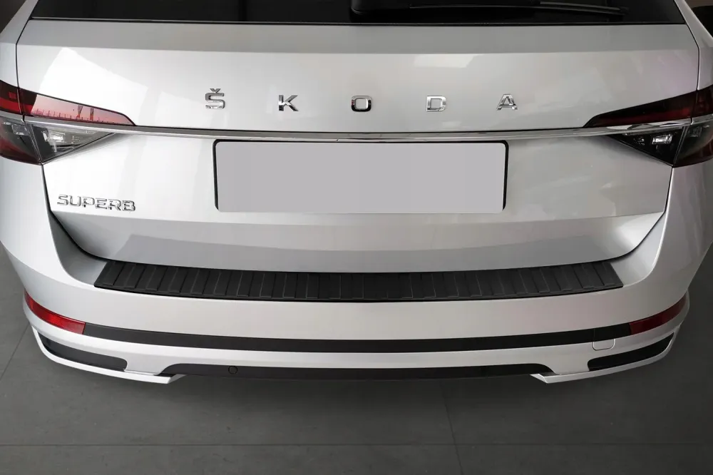 Bakfangerbeskytter Skoda Superb III / Black matt (2015-2024) – Rustfritt stål | Avisa