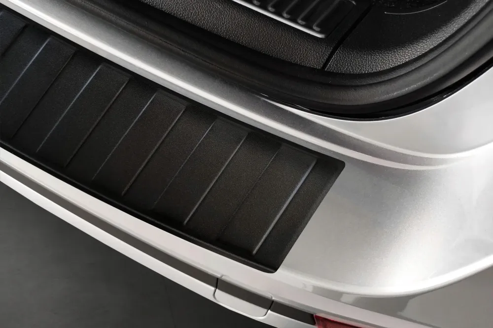Bakfangerbeskytter Skoda Superb III / Black matt (2015-2024) – Rustfritt stål | Avisa
