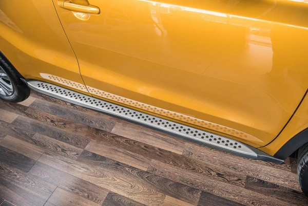 Stigtrinn Suzuki Vitara II (LY) Ventshield (2015-2018)
