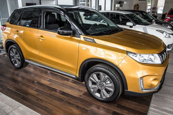Stigtrinn Suzuki Vitara II (LY) Ventshield (2015-2018)