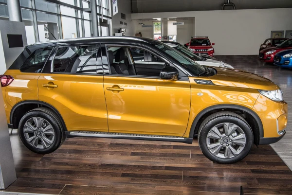 Stigtrinn Suzuki Vitara II (LY) Ventshield (2015-2018)