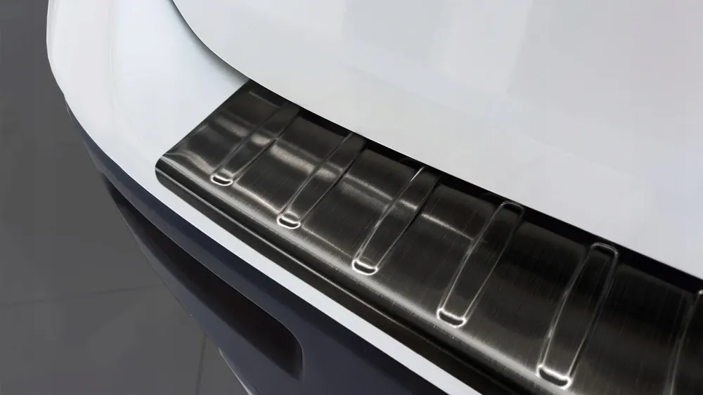 Bakfangerbeskytter Suzuki Vitara II (LY) (2015-) – Rustfritt stål | Avisa