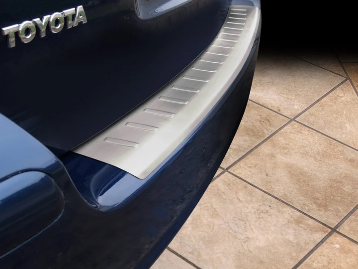 Bakfangerbeskytter Toyota Avensis II (T25) / Silver Edition (2003-2009) – rustfritt stål | Avisa