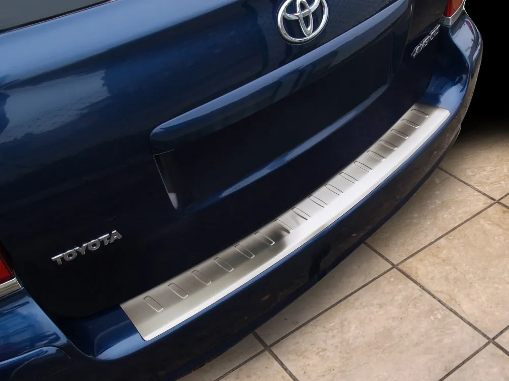 Bakfangerbeskytter Toyota Avensis II (T25) / Silver Edition (2003-2009) – rustfritt stål | Avisa