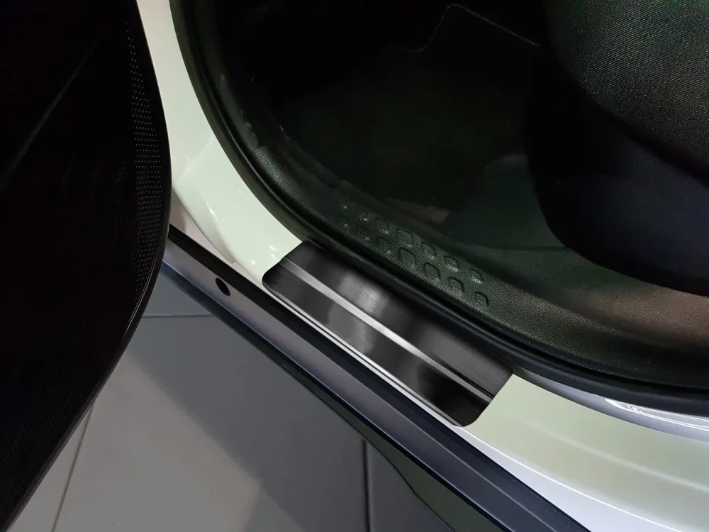 Dørbeskytter Toyota C-HR I / RAV4 IV Hybrid (2016-2023) – rustfritt stål/aluminium | Avisa