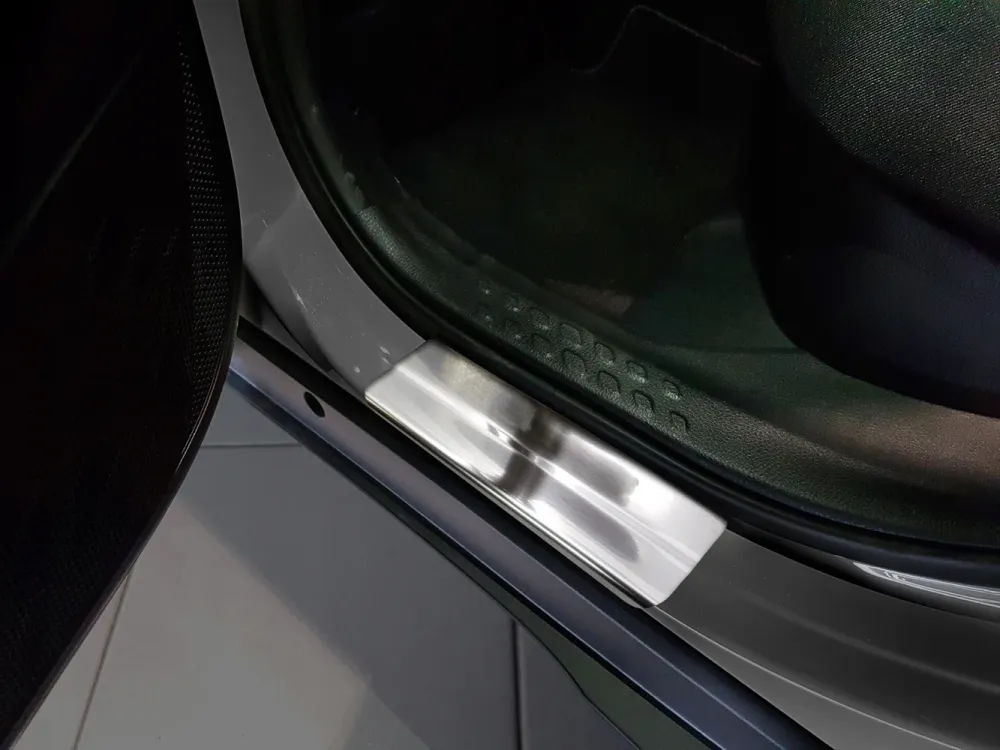 Dørbeskytter Toyota C-HR I / RAV4 Plug- Hybrid / Silver Edition (2016-2023) – Rustfritt stål | Avisa