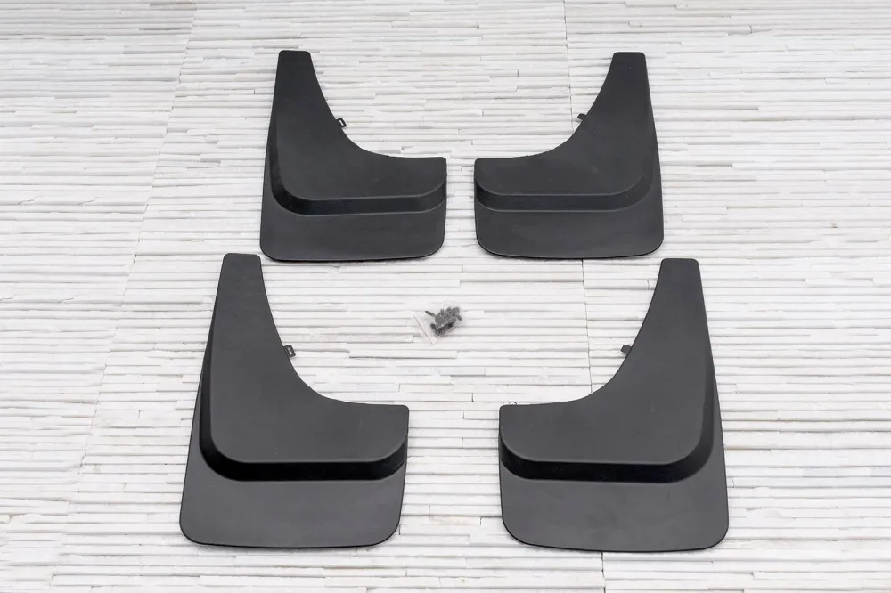 Skvettlapp Toyota Hilux VII (2005-2015) – ABS | Ven-Tuning