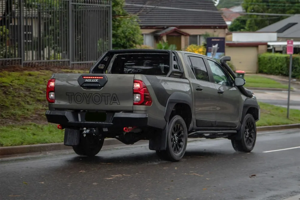 Skvettlapp Toyota Hilux VIII (2015-) – ABS | Ven-Tuning