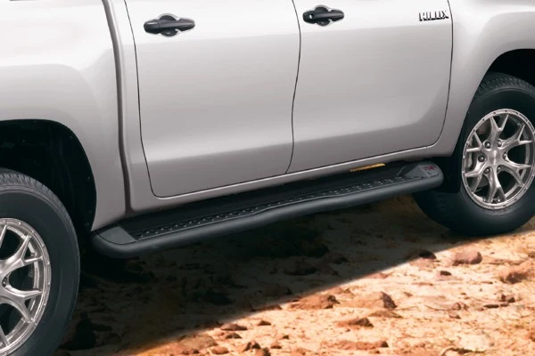 Stigtrinn Toyota Hilux VIII ARP (2015-) – Matt Svart Dot