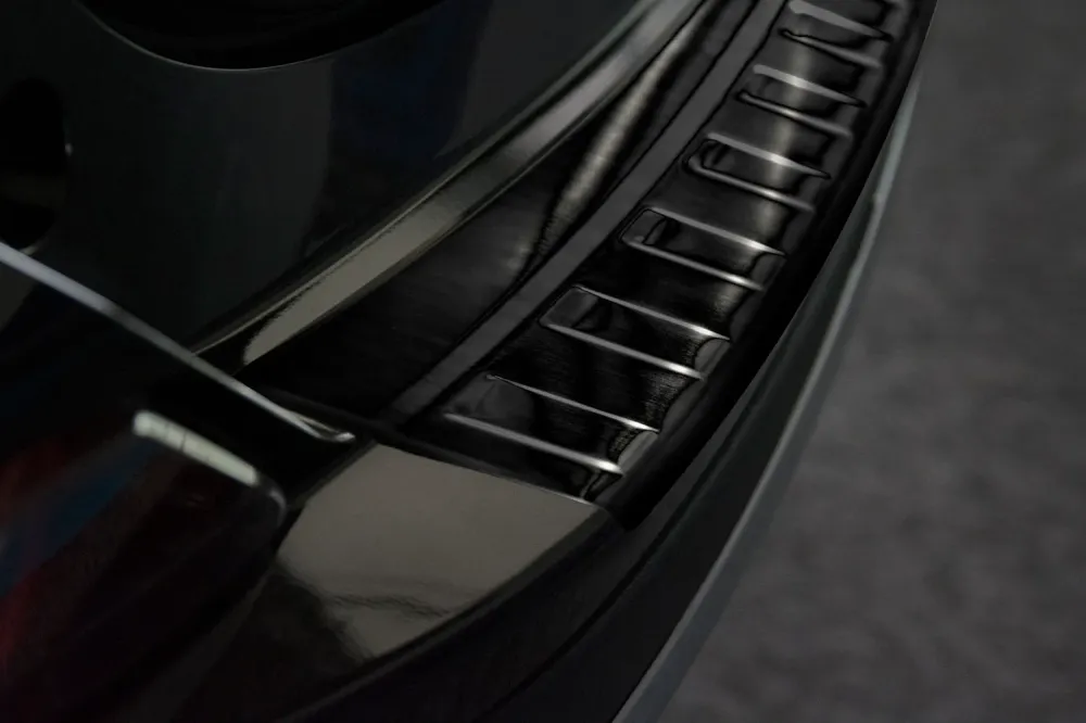 Bakfangerbeskytter Toyota RAV4 IV Facelift / Black Edition (2015-2019) – rustfritt stål | Avisa