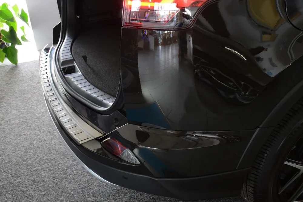 Bakfangerbeskytter Toyota RAV4 IV Facelift / Silver Edition (2015-2019) – rustfritt stål | Avisa