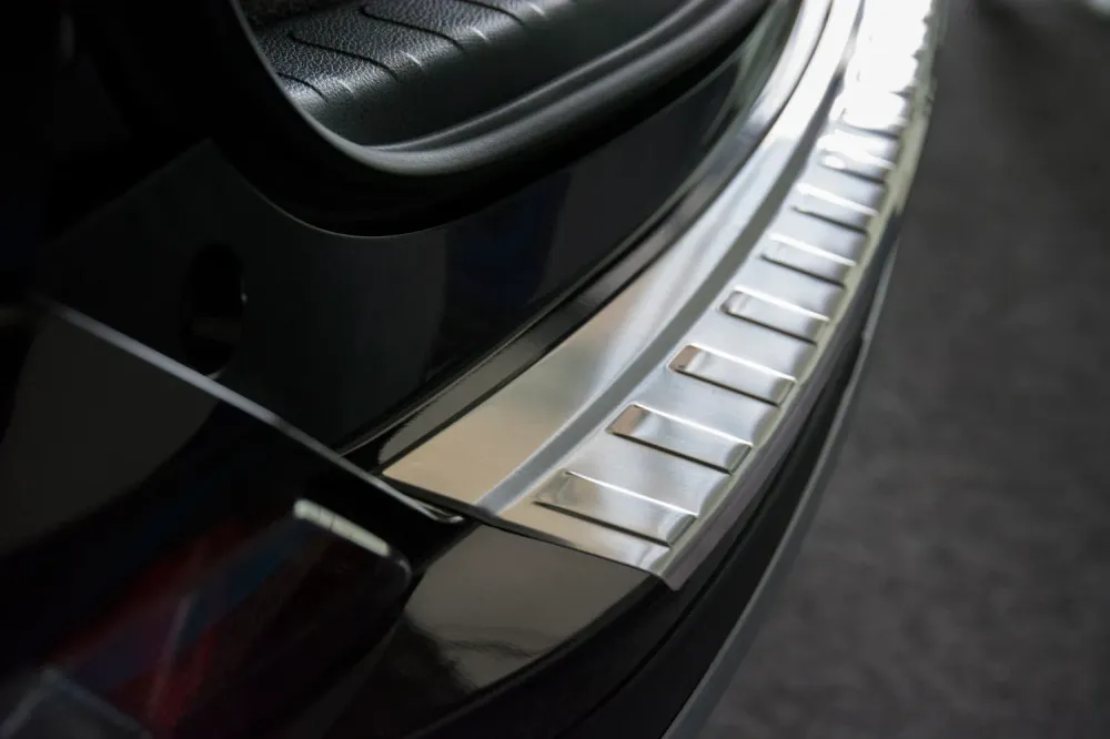 Bakfangerbeskytter Toyota RAV4 IV Facelift / Silver Edition (2015-2019) – rustfritt stål | Avisa